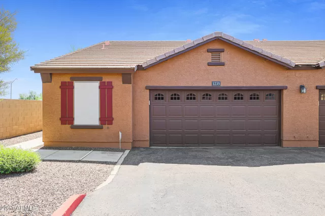 MLS: 6261191 Condo For Sale