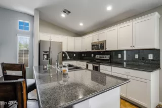 Photo #6: 6261191 Listing 