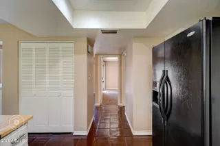 Photo #5: 6261199 Listing