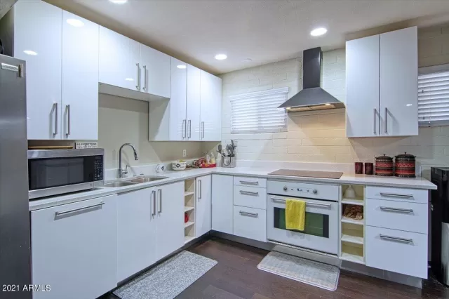 MLS: 6261841 Condo For Sale