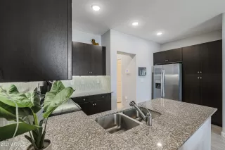 Photo #5: 6261926 Listing