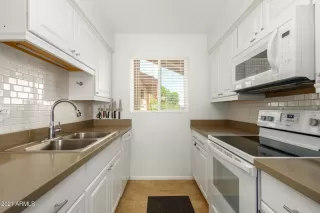 Photo #6: 6261928 Listing