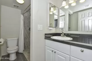 Photo #5: 6261930 Listing