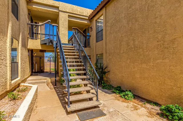 MLS: 6261946 Condo For Sale