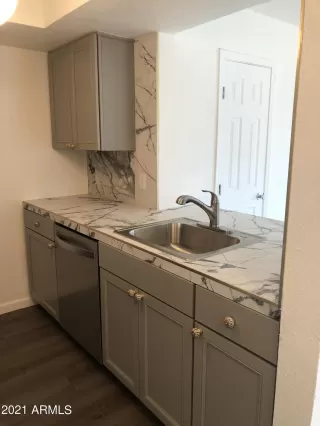 Photo #2: 6262054 Listing 