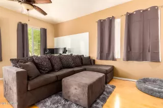 Photo #4: 6262732 Listing