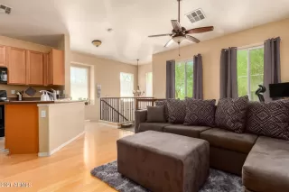 Photo #5: 6262732 Listing