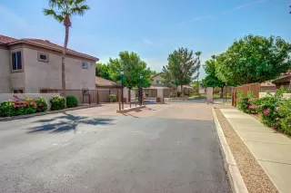 Photo #3: 6262978 Listing