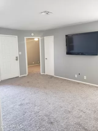 Photo #4: 6263128 Listing