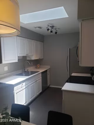 Photo #5: 6263128 Listing