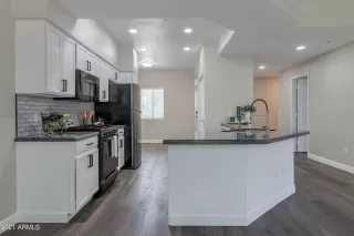 Photo #6: 6263342 Listing