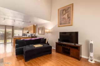 Photo #6: 6263775 Listing 