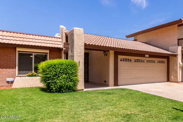 MLS: 6264052 Condo For Sale