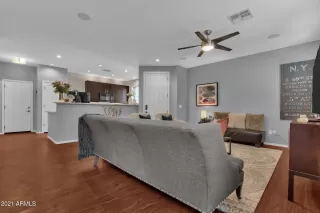 Photo #5: 6264176 Listing