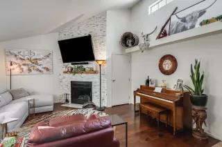 Photo #5: 6264332 Listing