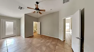 Photo #5: 6264358 Listing