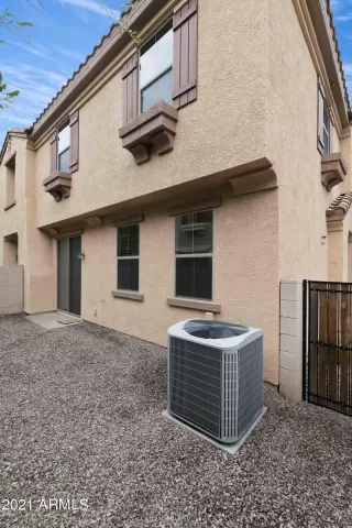 Photo #6: 6264746 Listing