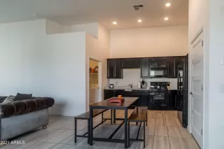 Photo #5: 6264989 Listing