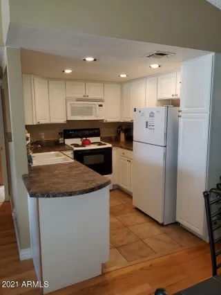 Photo #5: 6264990 Listing