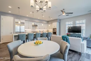 Photo #5: 6264995 Listing