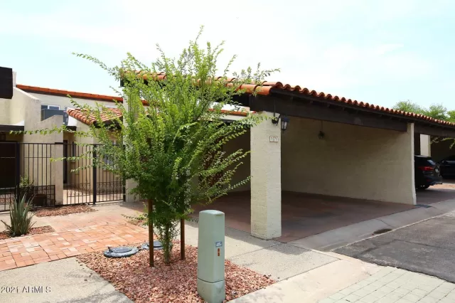 MLS: 6265524 Condo For Sale