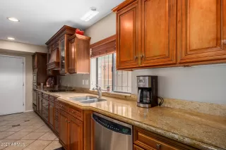 Photo #5: 6265527 Listing 