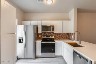 Photo #5: 6265723 Listing