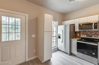 Photo #6: 6265723 Listing