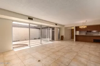 Photo #6: 6265896 Listing