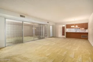 Photo #5: 6265906 Listing