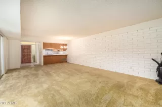 Photo #6: 6265906 Listing