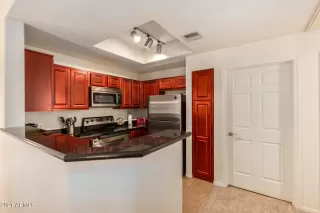 Photo #4: 6265917 Listing