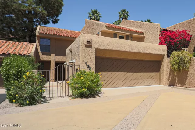 MLS: 6265972 Condo For Sale