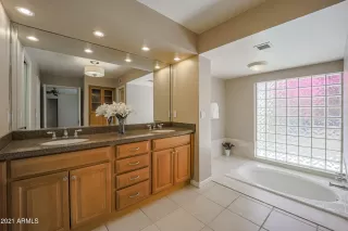 Photo #5: 6265972 Listing