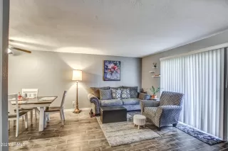 Photo #4: 6266293 Listing