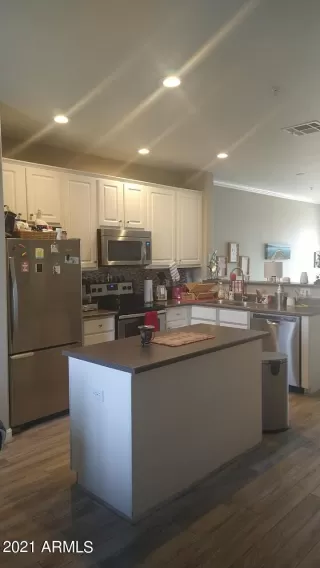 Photo #6: 6266420 Listing