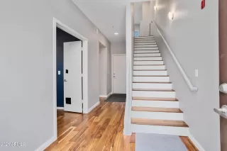 Photo #4: 6266595 Listing