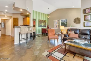 Photo #6: 6266779 Listing