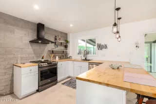 Photo #6: 6266840 Listing