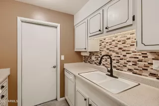 Photo #5: 6267109 Listing