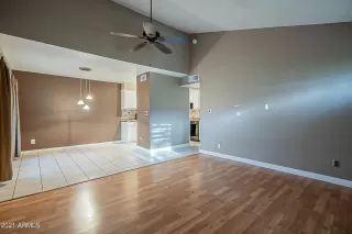 Photo #5: 6267396 Listing