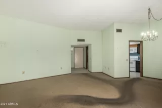 Photo #6: 6267945 Listing