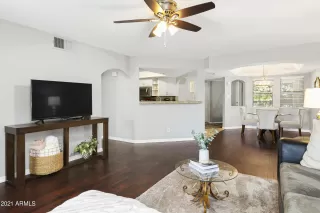 Photo #5: 6267966 Listing 