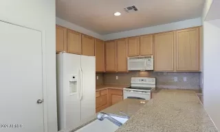 Photo #6: 6267976 Listing