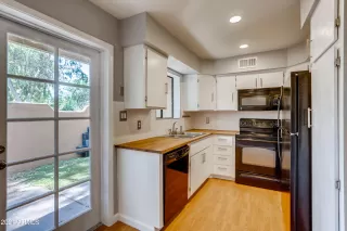 Photo #6: 6268265 Listing