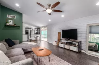 Photo #2: 6268266 Listing