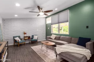 Photo #3: 6268266 Listing