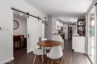 Photo #5: 6268266 Listing