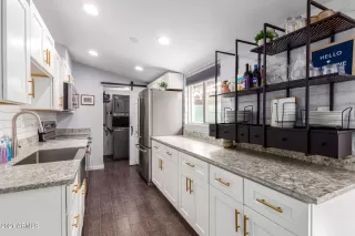 Photo #6: 6268266 Listing