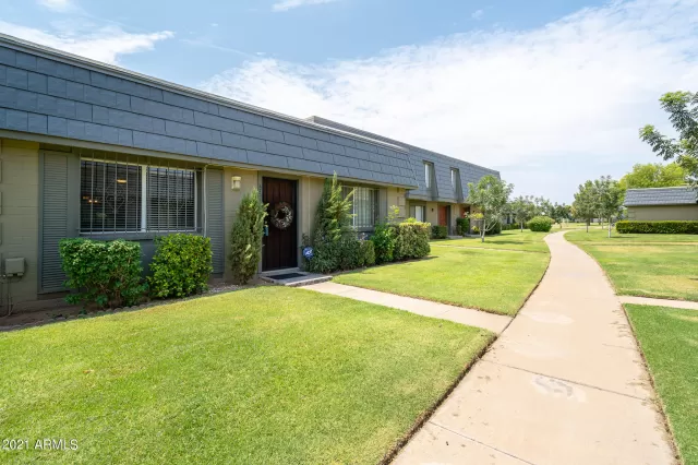 MLS: 6268487 Condo For Sale